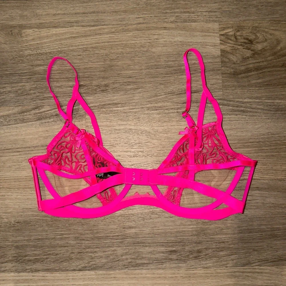 For Love & Lemons Neon Pink Embroidered Strappy Underwire Bra XL SKBR1542-FA21‎